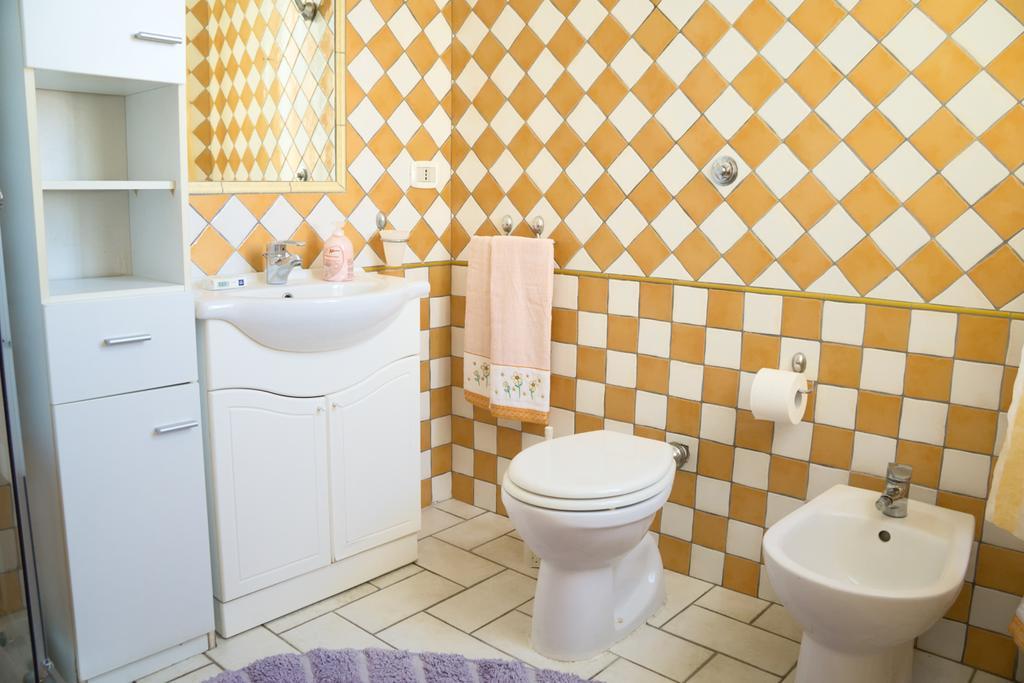 Casa Vacanza Da Luisa San Giovanni Suèrgiu Extérieur photo