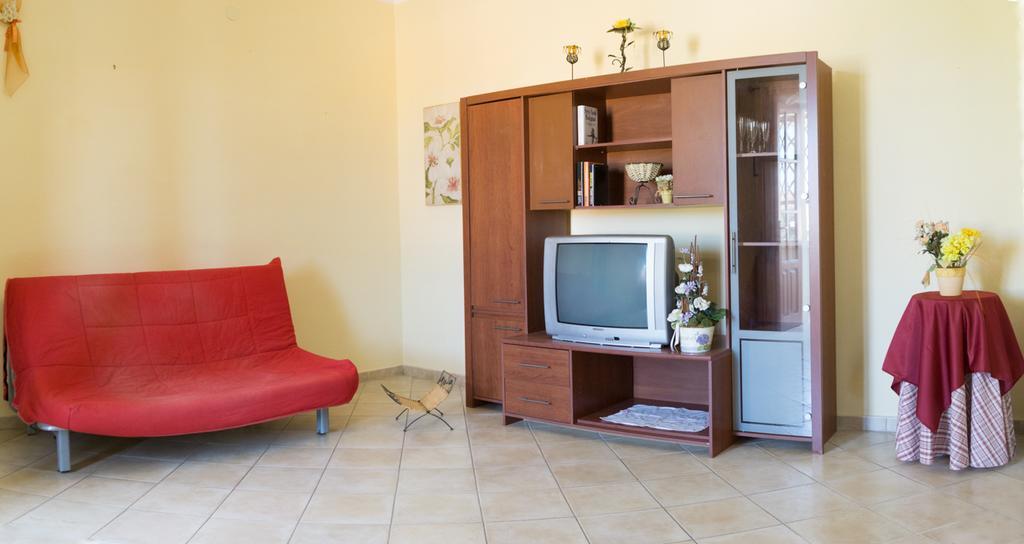 Casa Vacanza Da Luisa San Giovanni Suèrgiu Extérieur photo