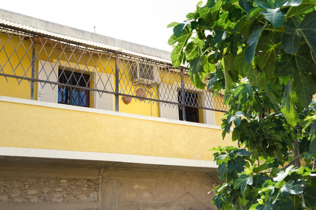 Casa Vacanza Da Luisa San Giovanni Suèrgiu Extérieur photo